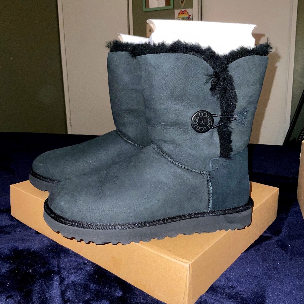 Ugg Bailey Button II